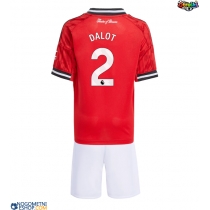 Otroški Nogometni dresi Manchester United Diogo Dalot #2 Domači 2025-26 Kratek Rokav (+ Kratke hlače)